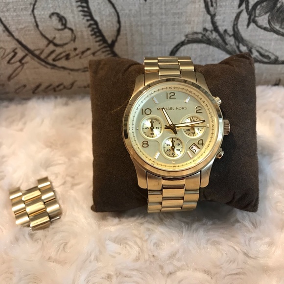 Authentic Michael Kors Watch MK-5550 - Picture 2 of 8